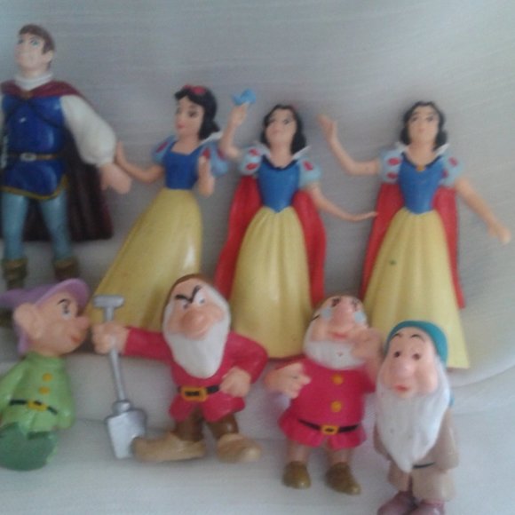 Snow White and the Seven Dwarfs - Picture 3 of 9